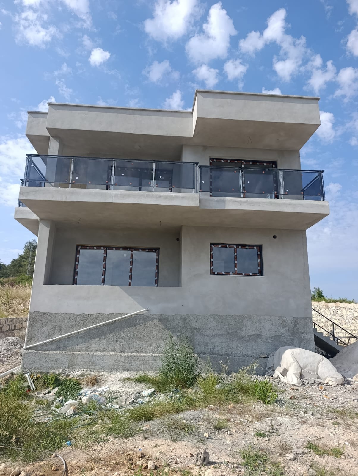 Modern Villa Alüminyum ve Cam Korkuluk Sistemleri - Görsel 2