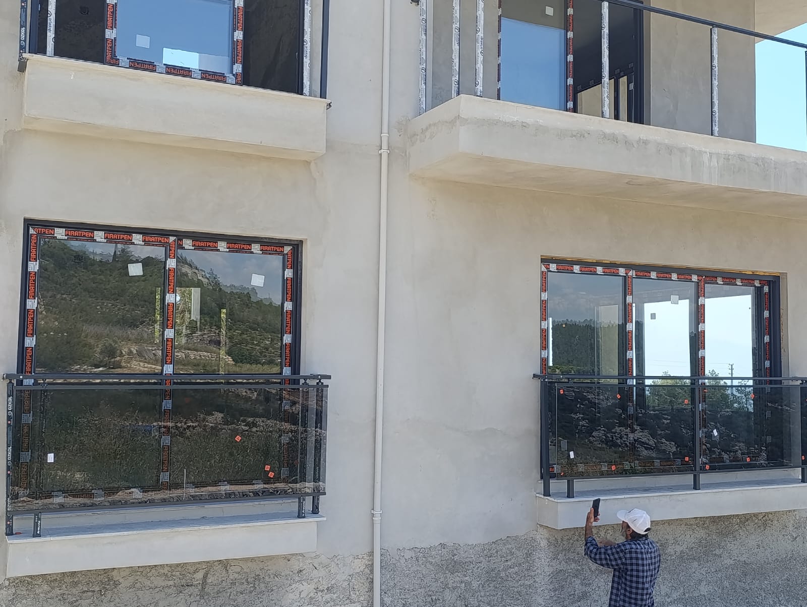 Modern Villa Alüminyum ve Cam Korkuluk Sistemleri - Görsel 3